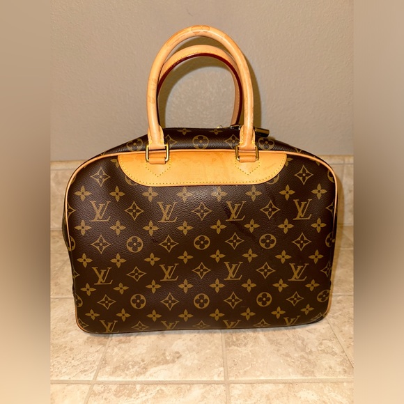 Louis Vuitton Deauville Vanity Monogram - Picture 4 of 17